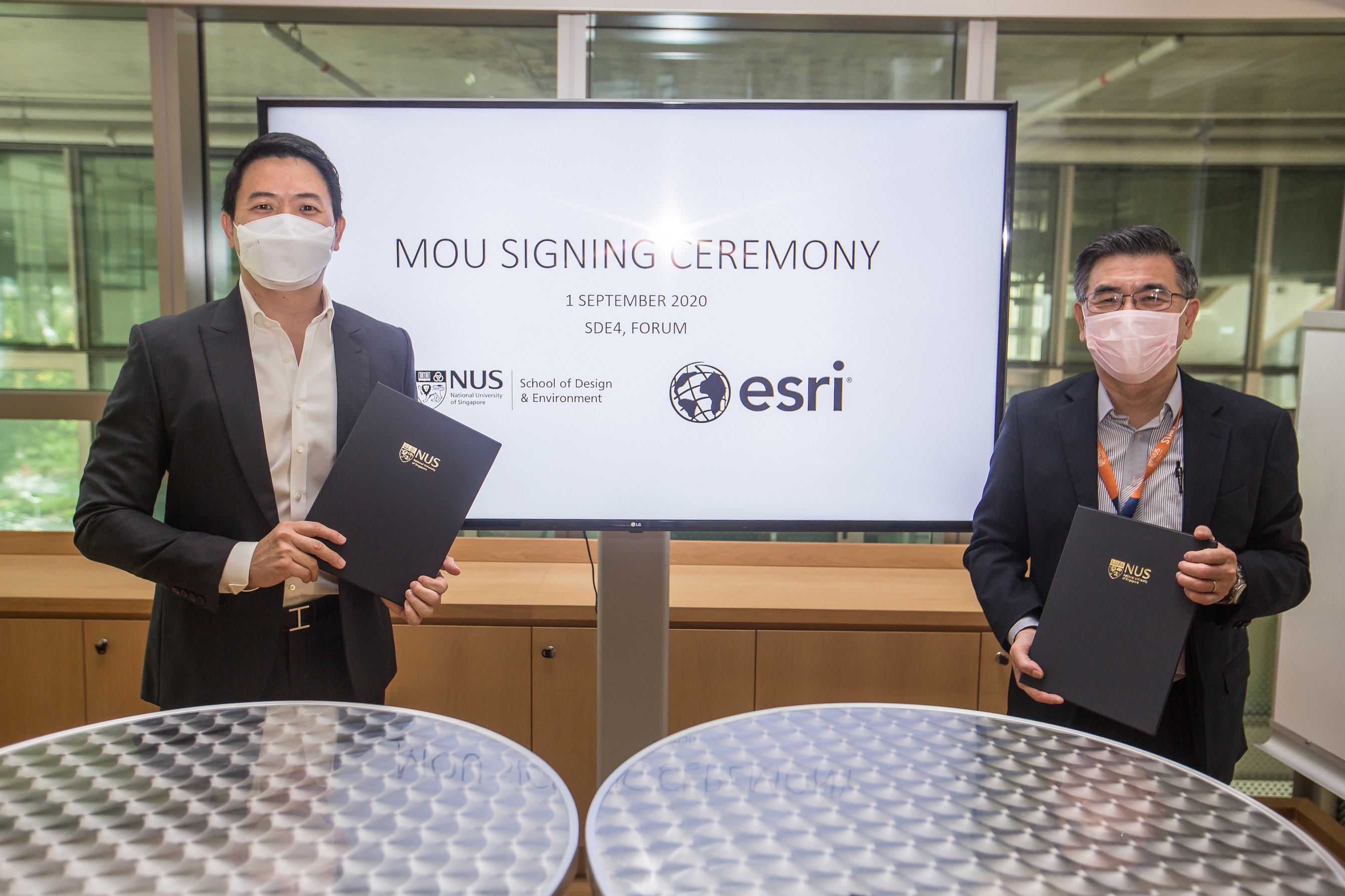 NUS-SDE signed MOU with Esri Singapore card image