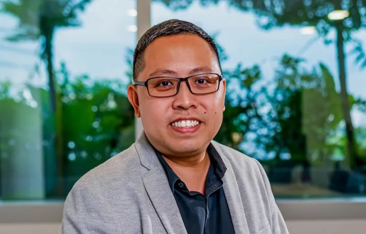 Raymond Huang